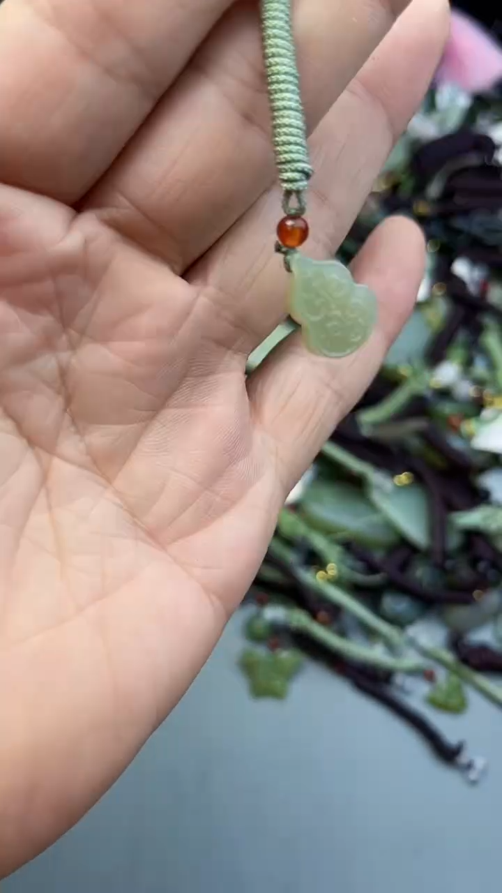 和田玉未镶嵌颈饰多样性发货  拍一发一