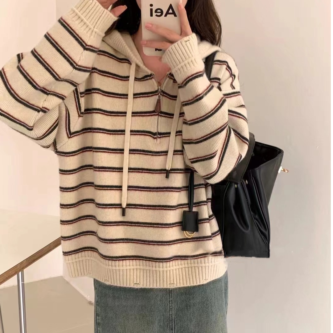 1940大码女装条纹连帽针织衫上衣秋冬新款宽松百搭款慵懒风毛衣