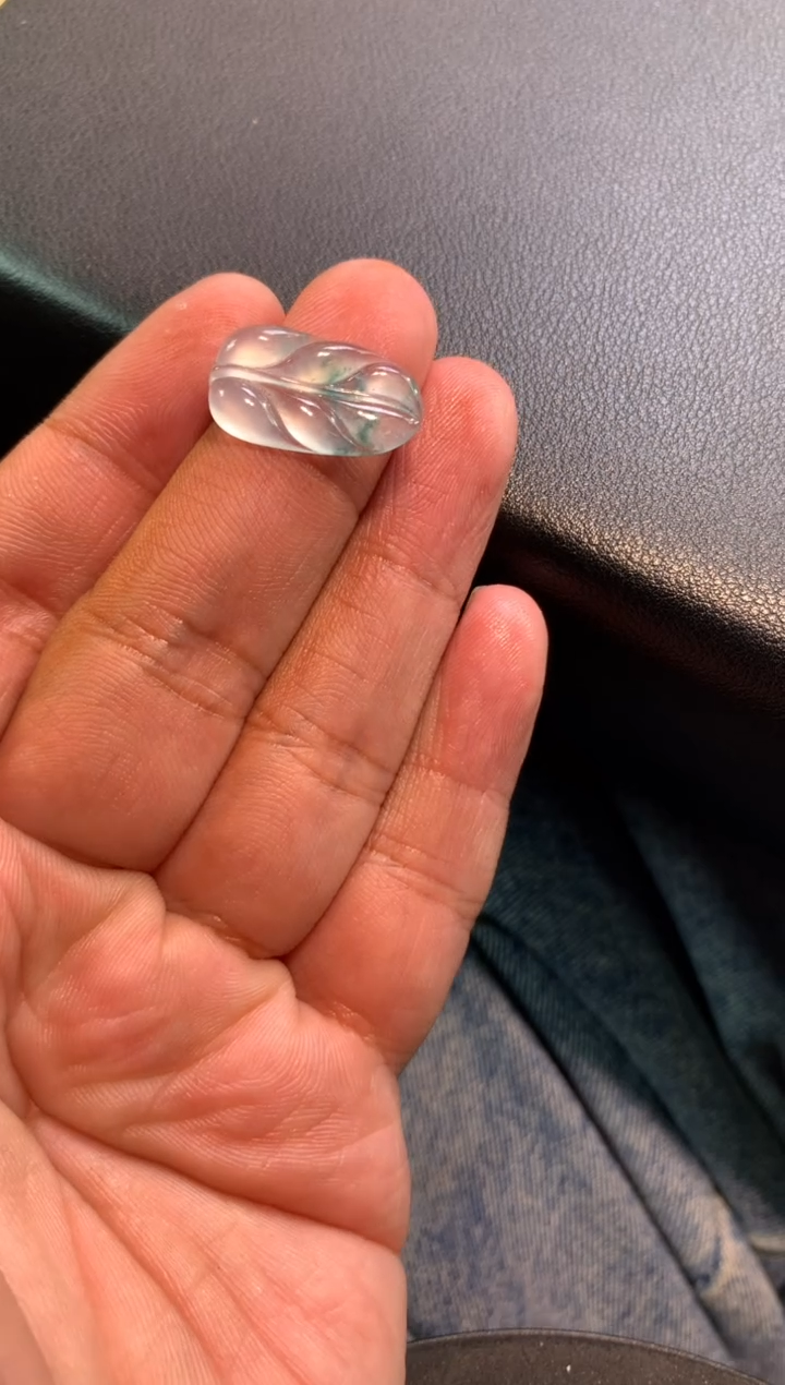 【闪购商品】翡翠颈饰未镶嵌叶子