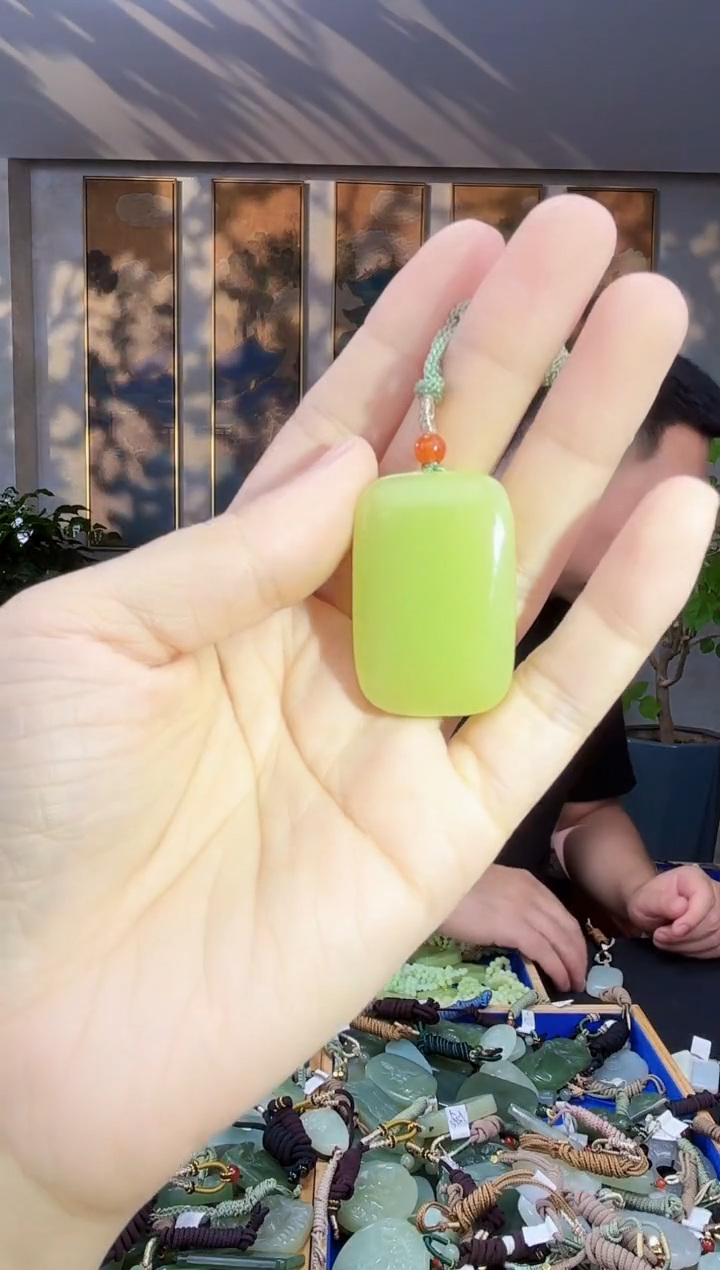 和田玉未镶嵌挂件拍一发一