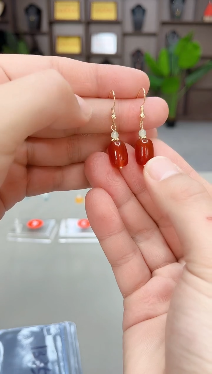 未镶嵌耳钉玛瑙/玉髓1335000