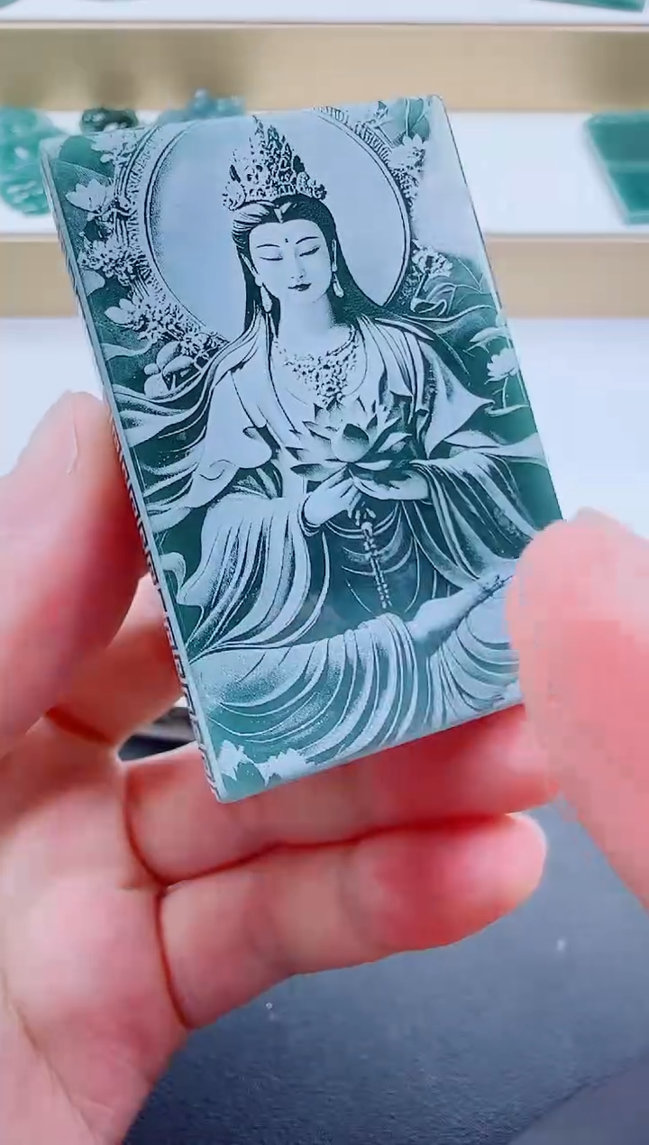 翡翠未镶嵌颈饰方观音2