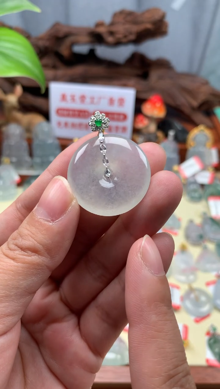 【闪购商品】翡翠颈饰18K金镶嵌平安扣