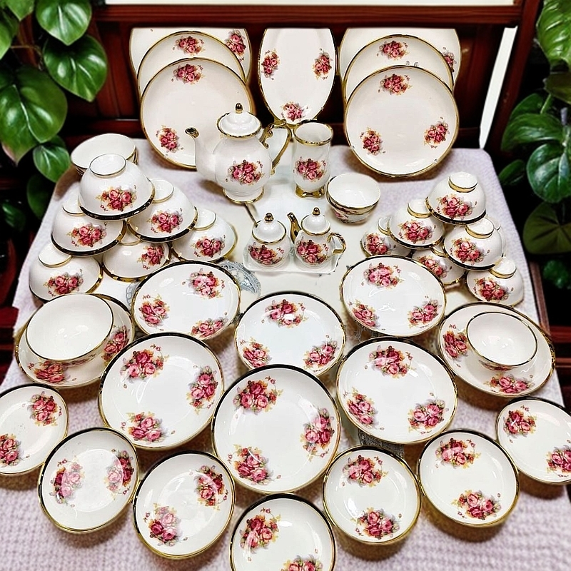 【新疆包邮】红玫瑰碗碟58件套装 好看实用陶 瓷高档 餐具        