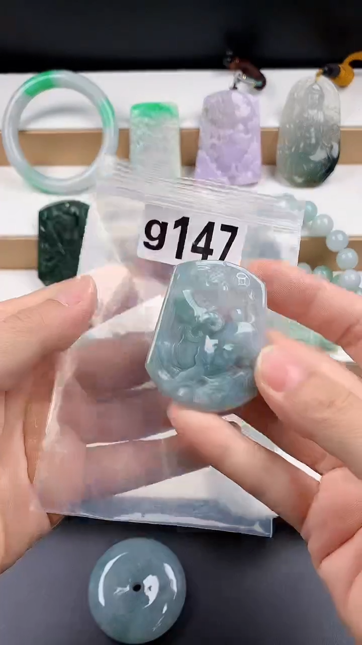 颈饰未镶嵌翡翠天然翡翠吊坠挂件