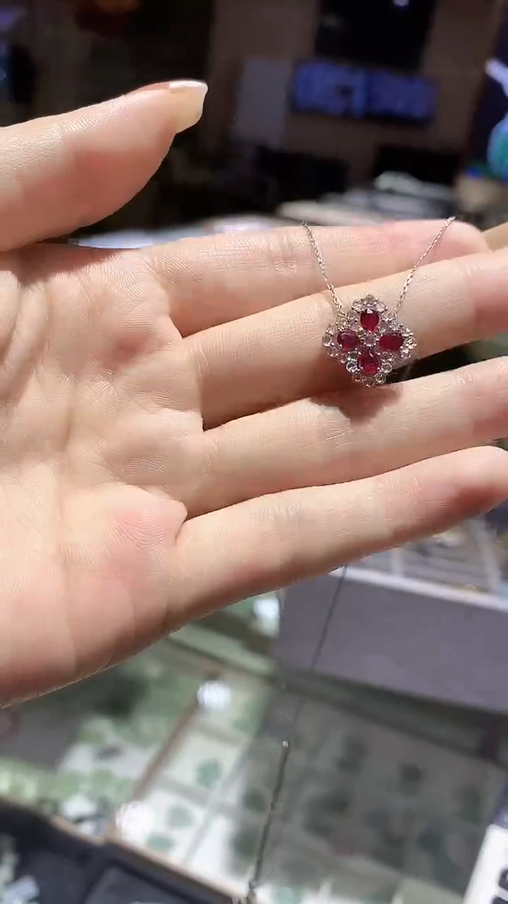 项链18K金镶嵌红宝石红宝石项链YF045