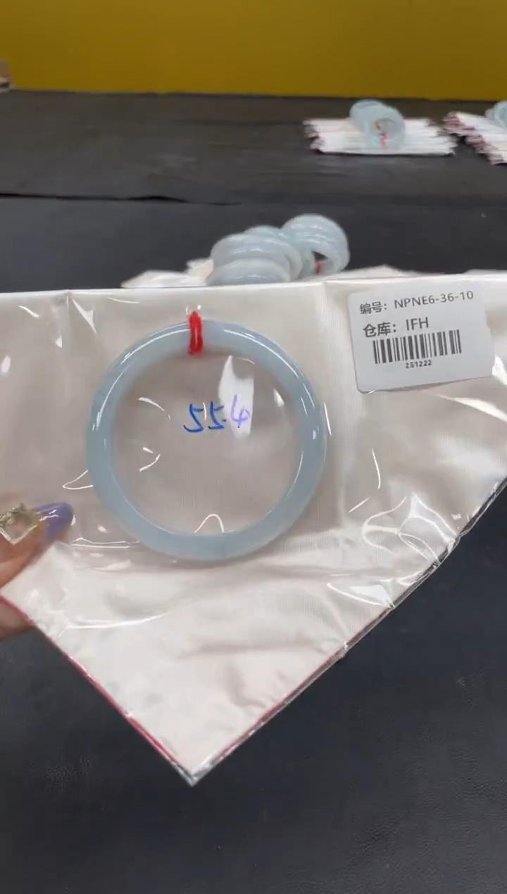 未镶嵌手镯翡翠翡翠手镯