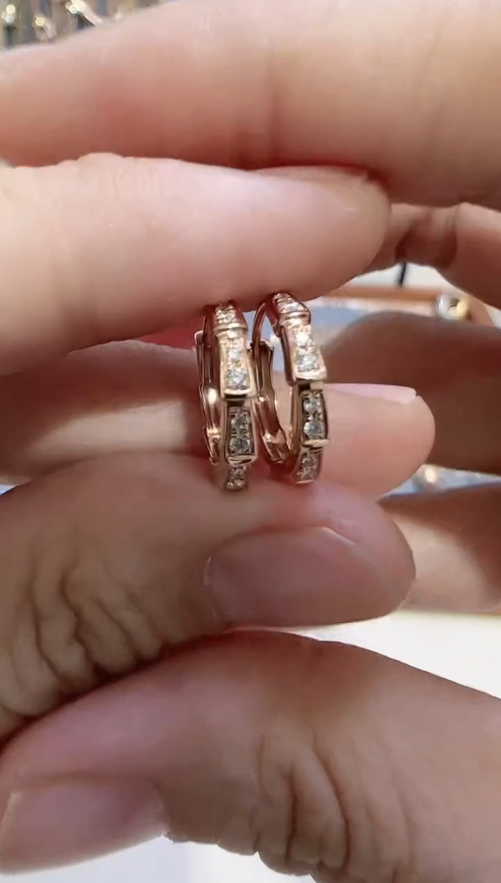 【闪购商品】天然钻石耳饰18K金镶嵌多样性发货发其一