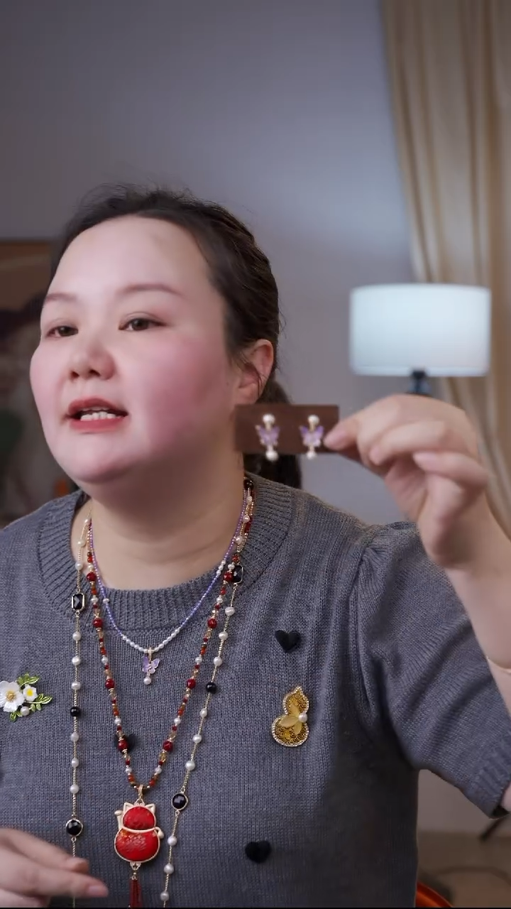 银S925镶嵌耳饰淡水珍珠蝴蝶耳环