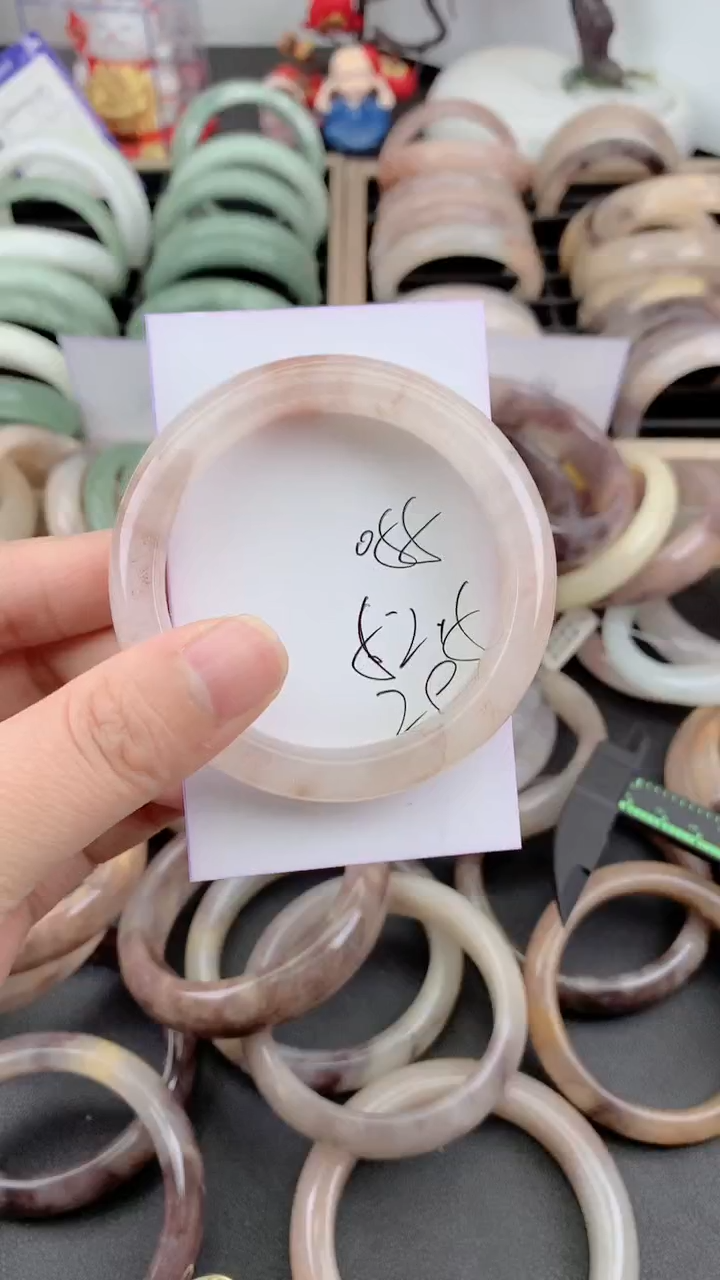 未镶嵌手镯石英质玉055