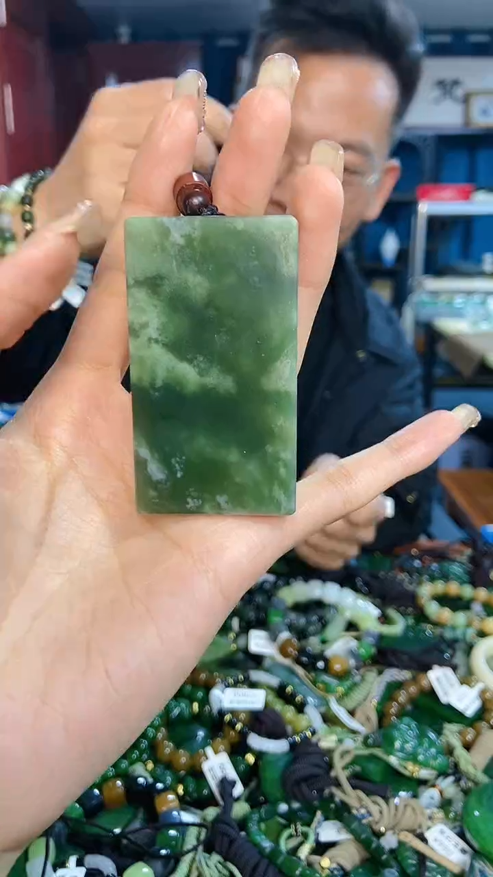 未镶嵌和田玉挂件1