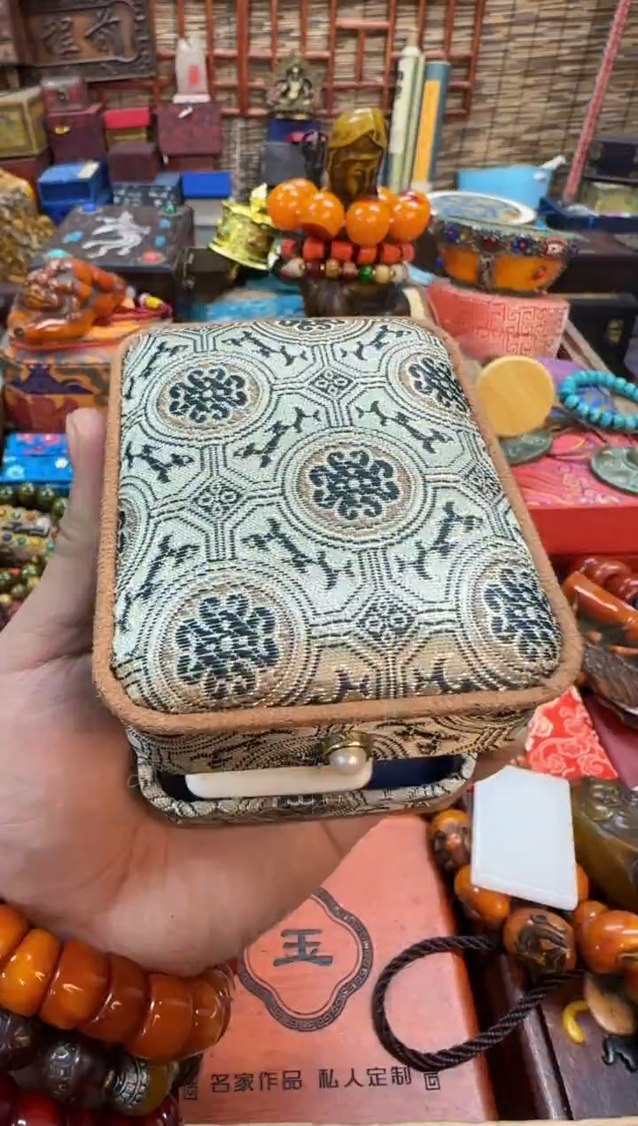 【闪购商品】滴血莲花菩提吊坠当天订单当天直发如图所示