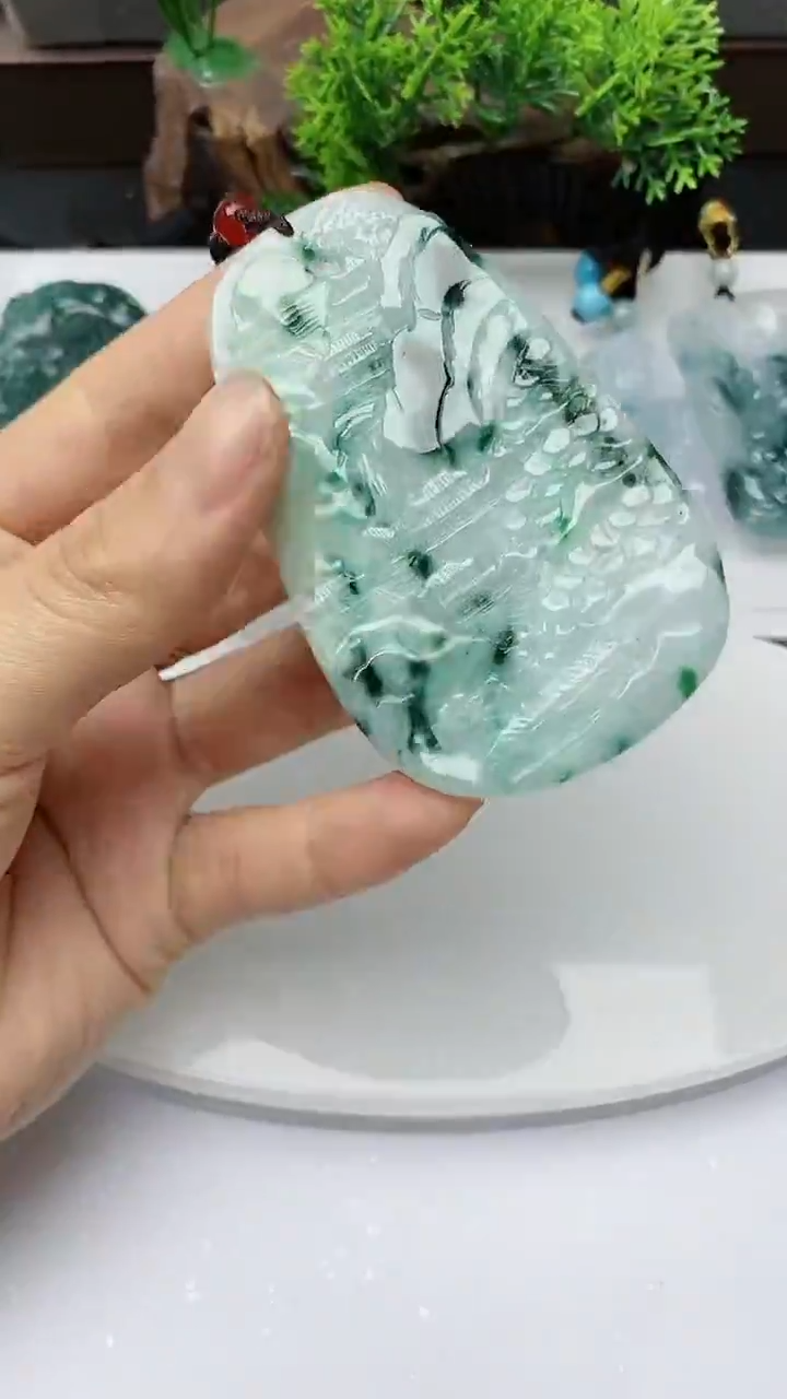 【闪购商品】翡翠颈饰未镶嵌