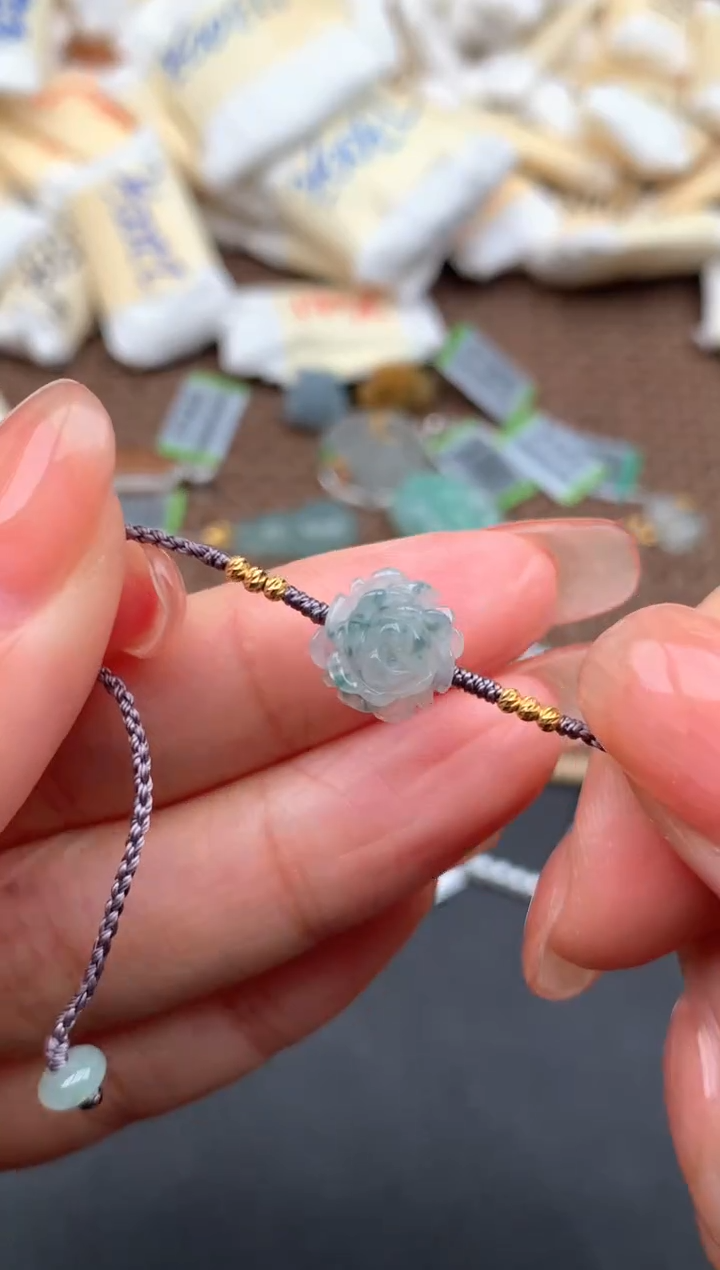 18K金镶嵌挂件翡翠一