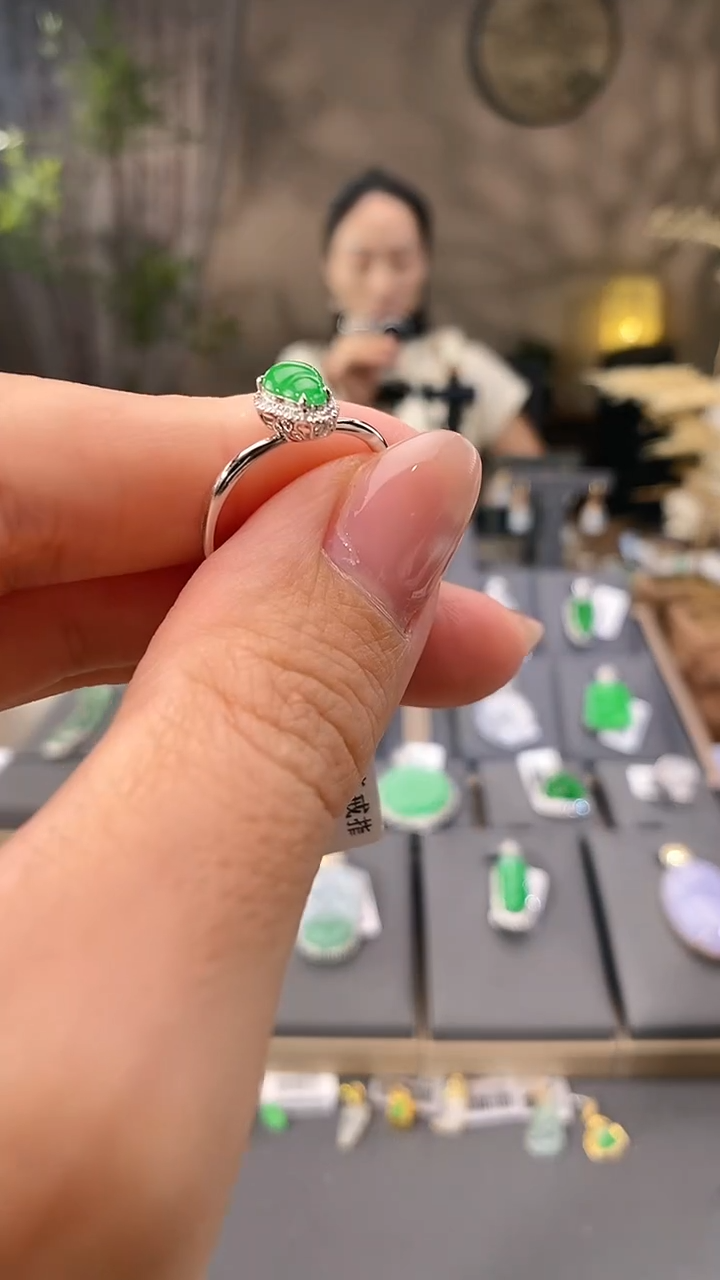 吊坠(不含链)18K金镶嵌翡翠戒指