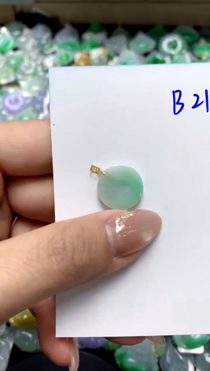 【闪购商品】翡翠颈饰18K金镶嵌1111111111111111