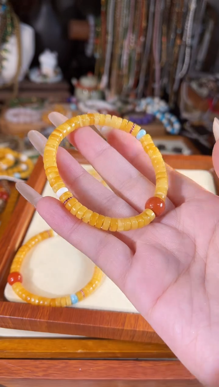 【闪购商品】蜜蜡手链未镶嵌多样性发货其一