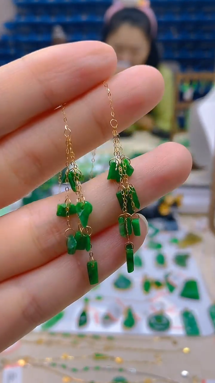 颈饰18K金镶嵌翡翠新号开播 全场乱卖