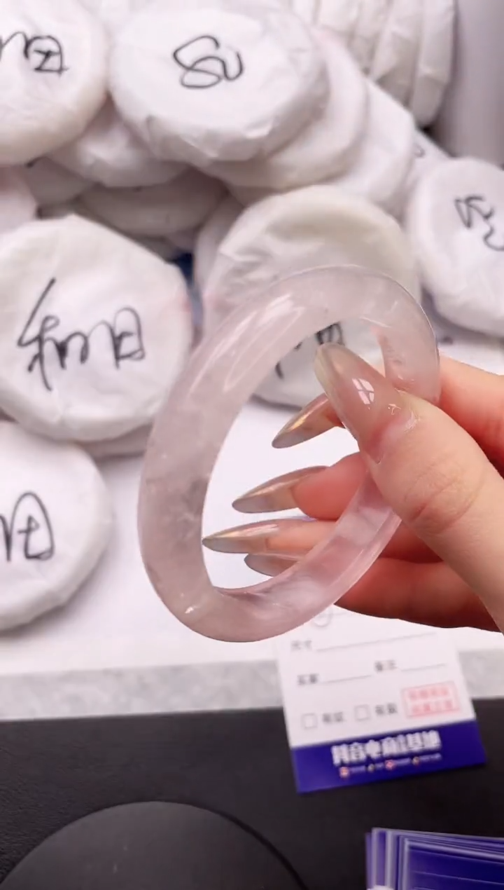 【闪购商品】石英质玉手镯未镶嵌9L45-55