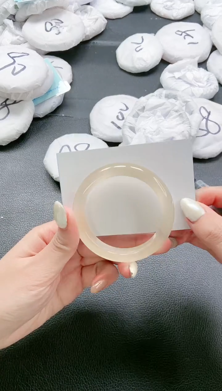 【闪购商品】石英质玉手镯未镶嵌 23L181-51