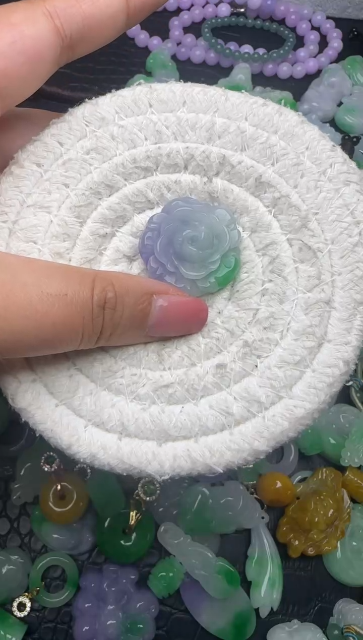 颈饰未镶嵌翡翠缅甸翡翠吊坠