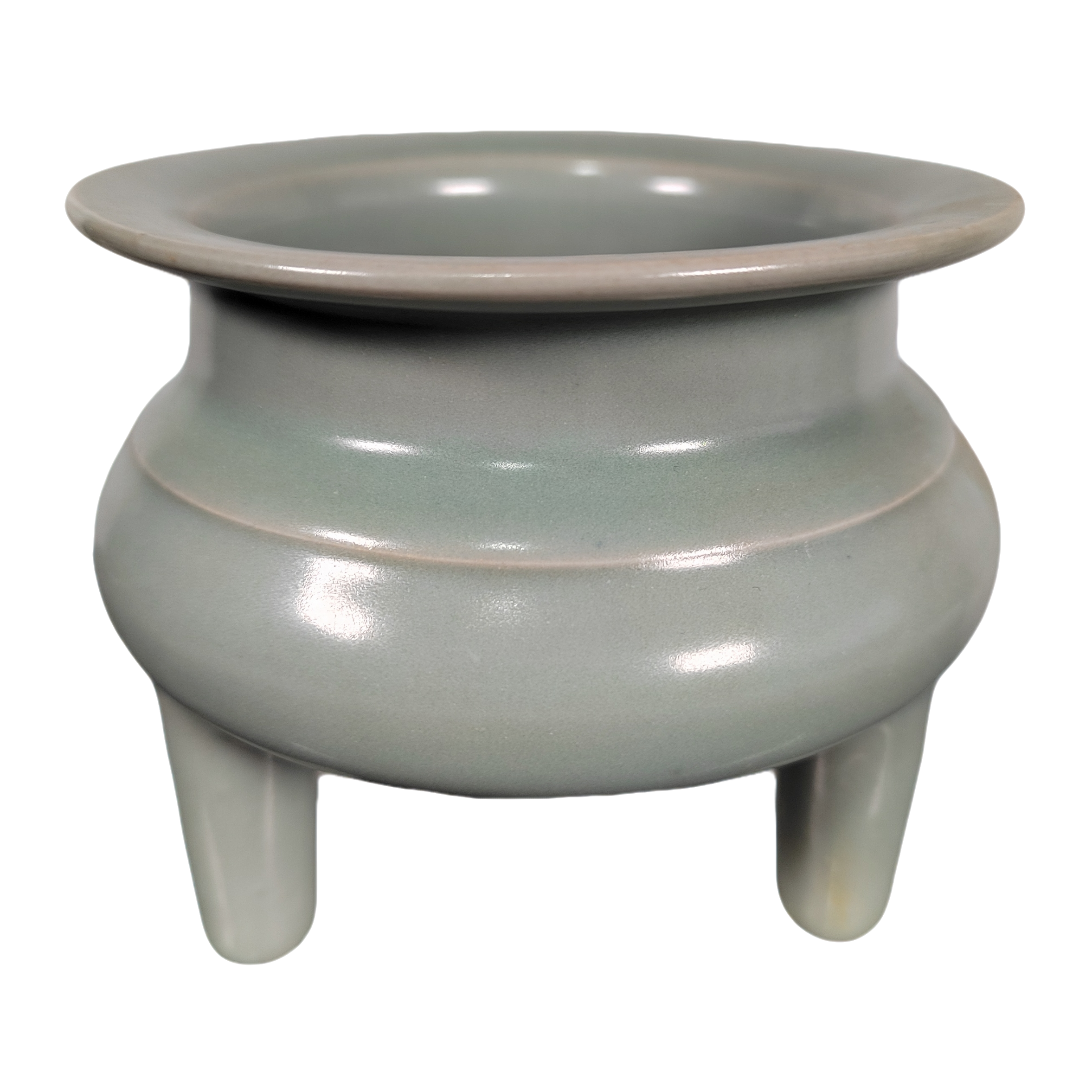 龙泉青釉开片纹三足鬲式炉