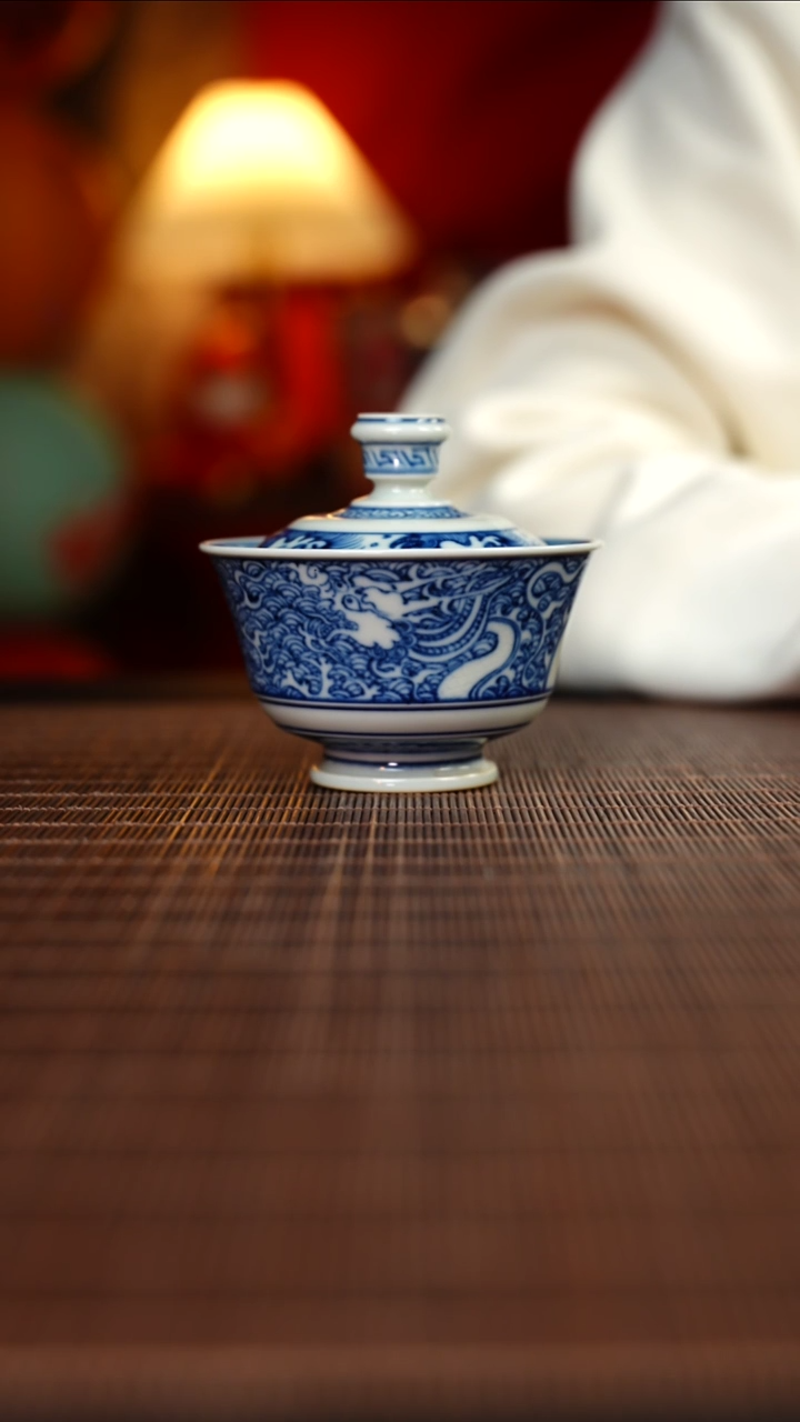 【闪购商品】杯元黛工坊120CC暗刻龙纹马蹄盖碗