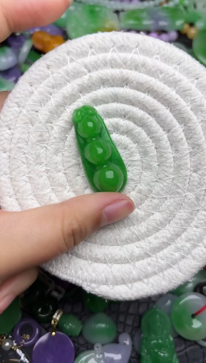 颈饰未镶嵌翡翠缅甸翡翠吊坠