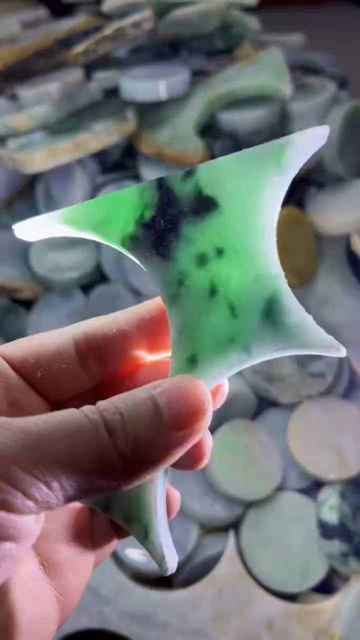 【闪购商品】翡翠挂件未镶嵌A货康壹121