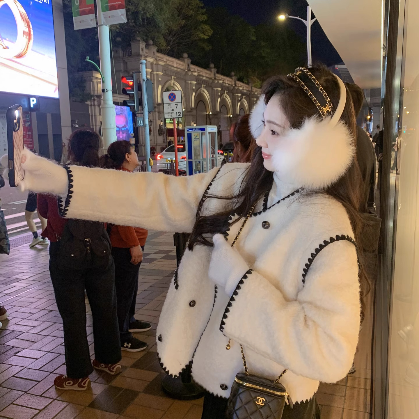 鱼兔子的兔子少女风女款2025冬季新款加绒加厚短款圆领白鸭绒充绒