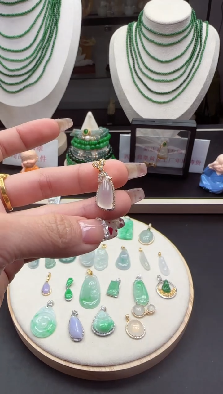 【闪购商品】翡翠吊坠(不含链)18K金镶嵌【海莎一口翠】翡翠挂件1