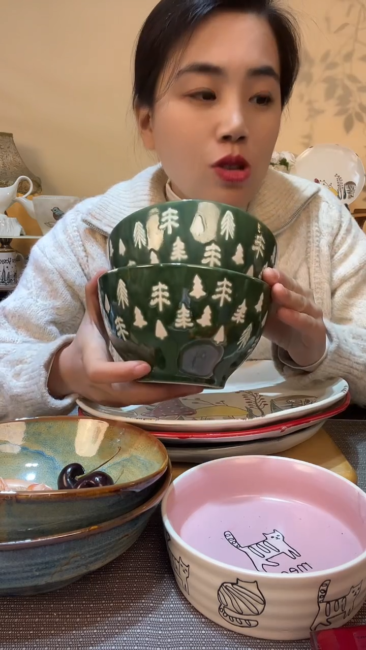【闪购商品】瓷片瑕疵比较大 2个6英寸碗 介意勿拍
