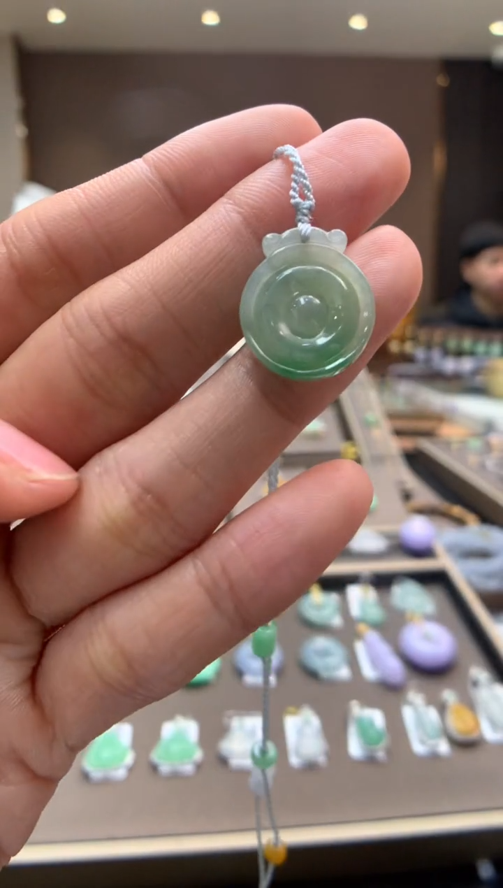 【闪购商品】翡翠颈饰未镶嵌无事牌