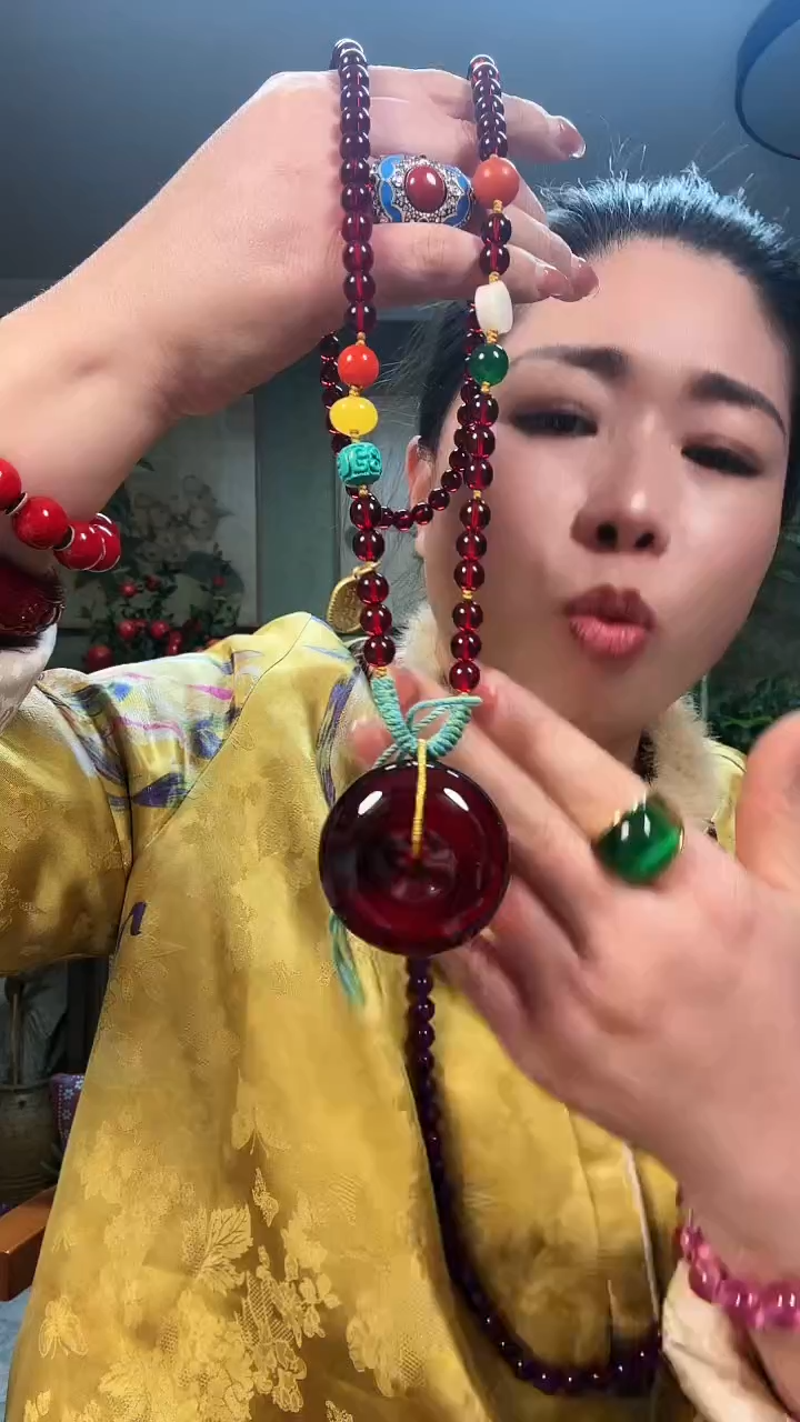 【闪购商品】树脂制品0000000T014