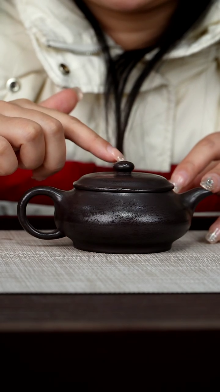 【闪购商品】宜兴原矿紫砂壶茶壶180C