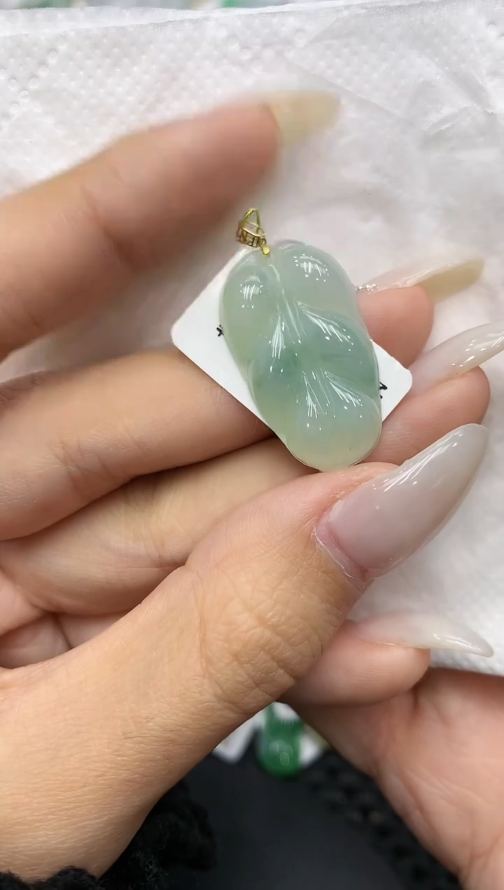颈饰18K金镶嵌翡翠111111111111