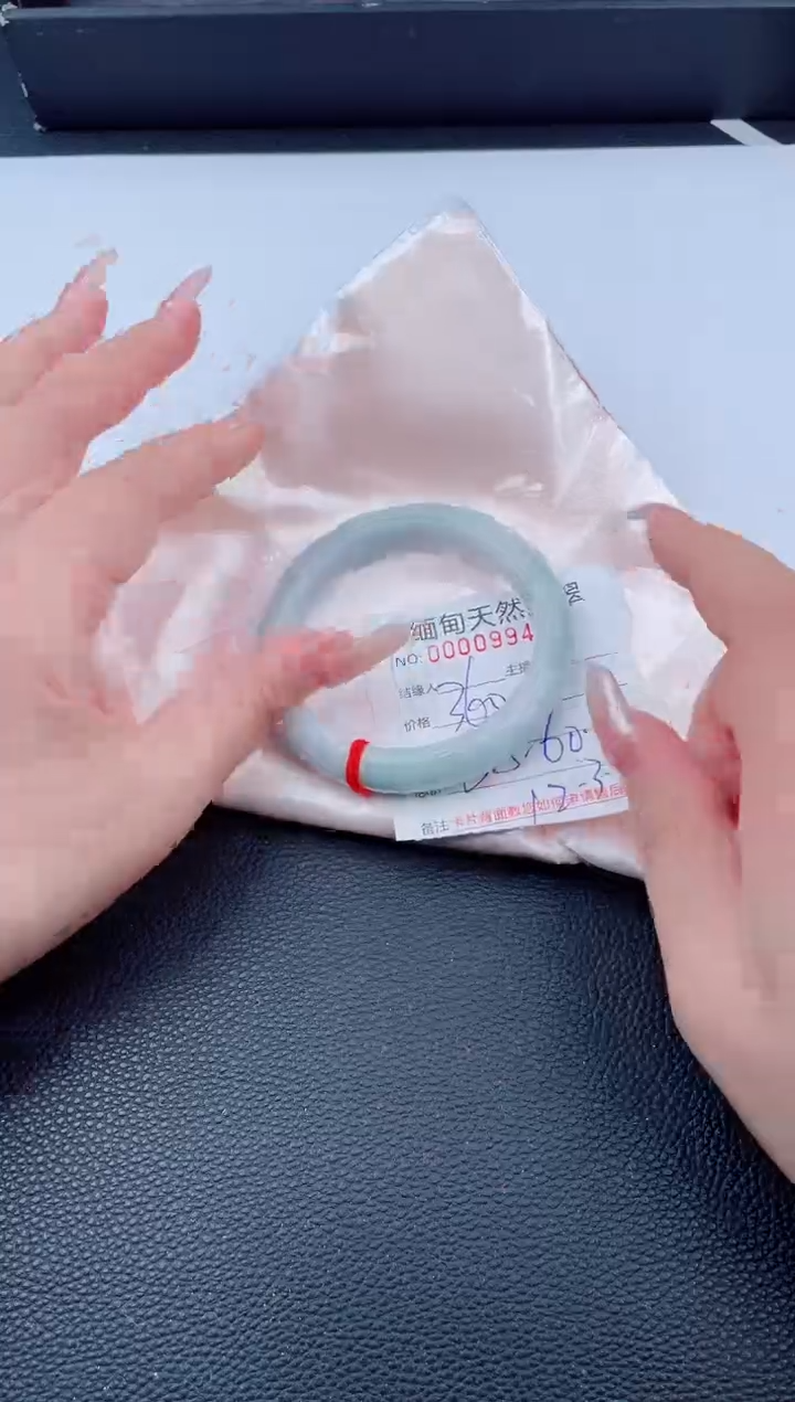 未镶嵌手镯翡翠天然翡翠手镯