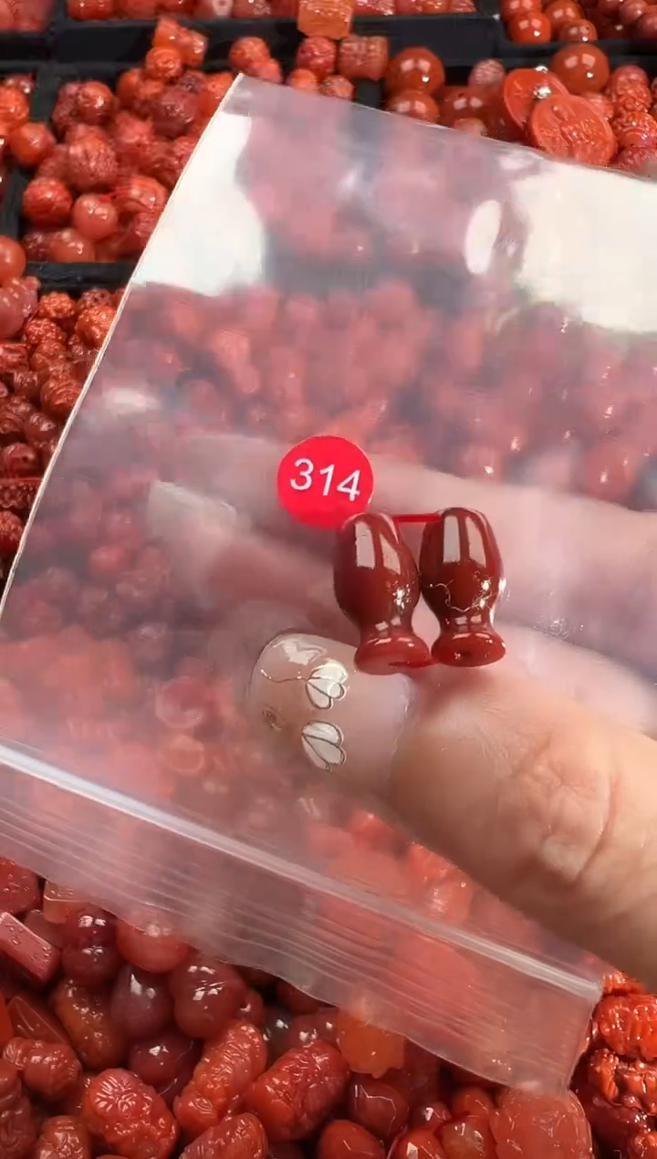 颈饰未镶嵌南红玛瑙1