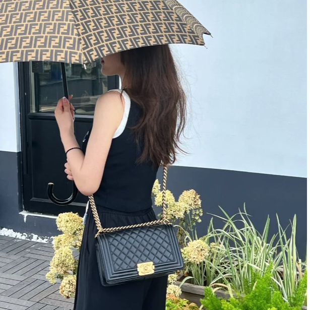 99新 Chanel/香奈儿 【花花活动】 Leboy 中号 黑色 29开 金扣包