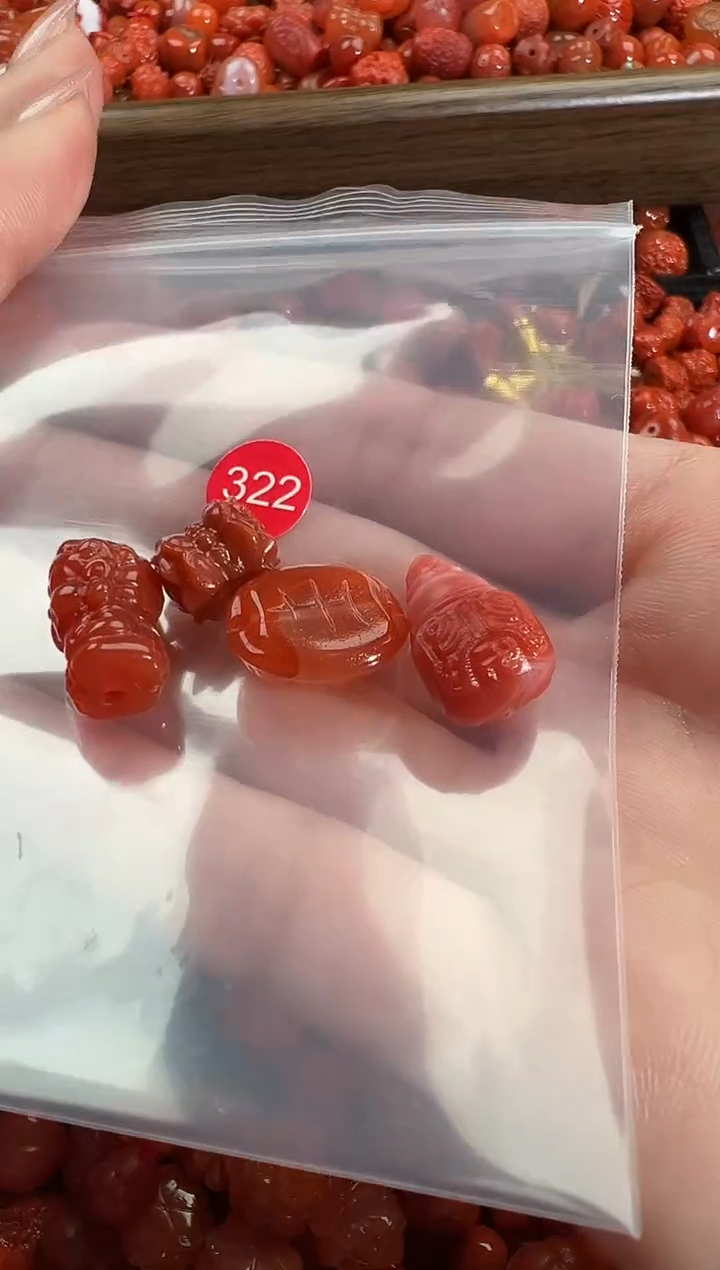 颈饰未镶嵌南红玛瑙1