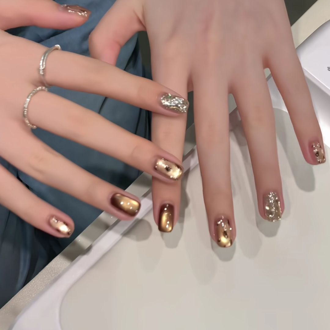 【鎏金幻梦】秋冬纯手工显白美甲穿戴甲片爆闪玻璃珠猫眼美甲短款