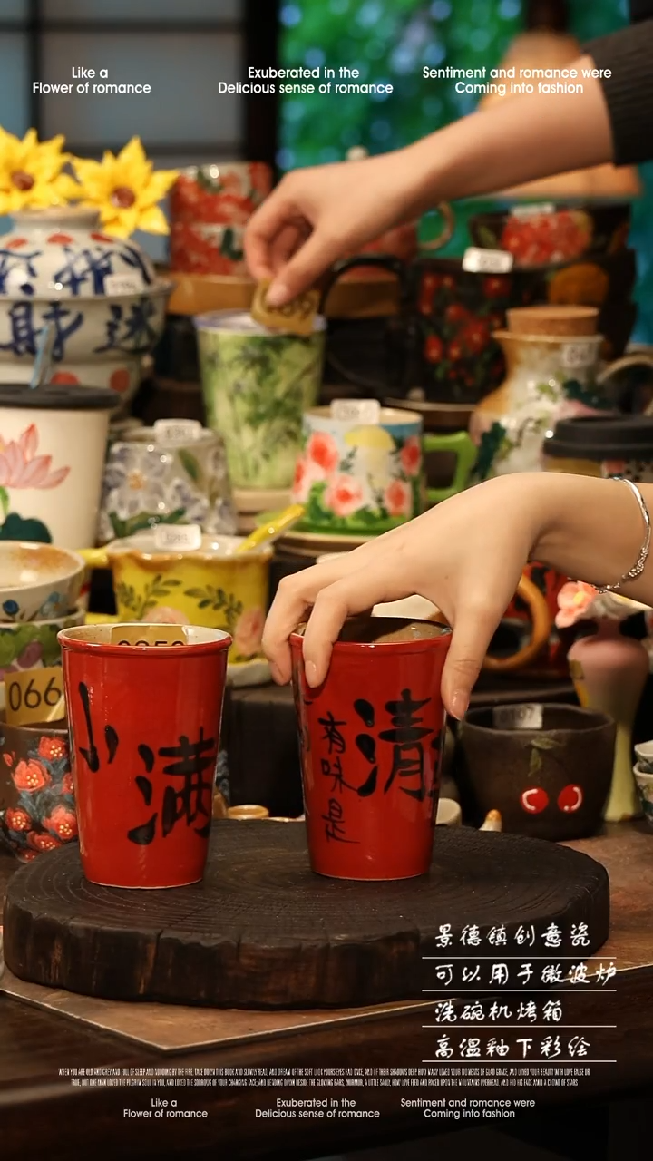 陶瓷一对景德镇高温釉下彩手工手绘款式