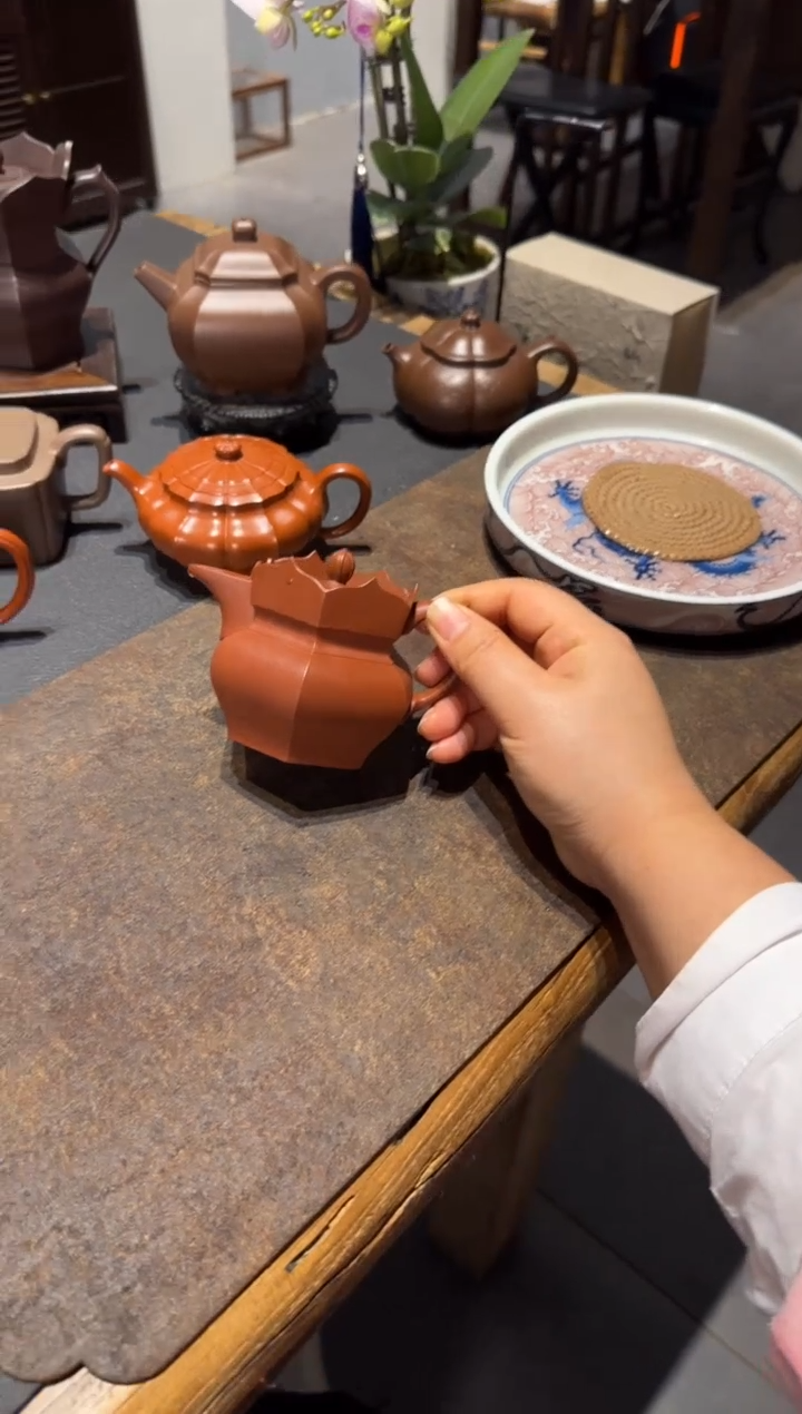 【闪购商品】紫砂茶壶朱泥小僧帽135CC