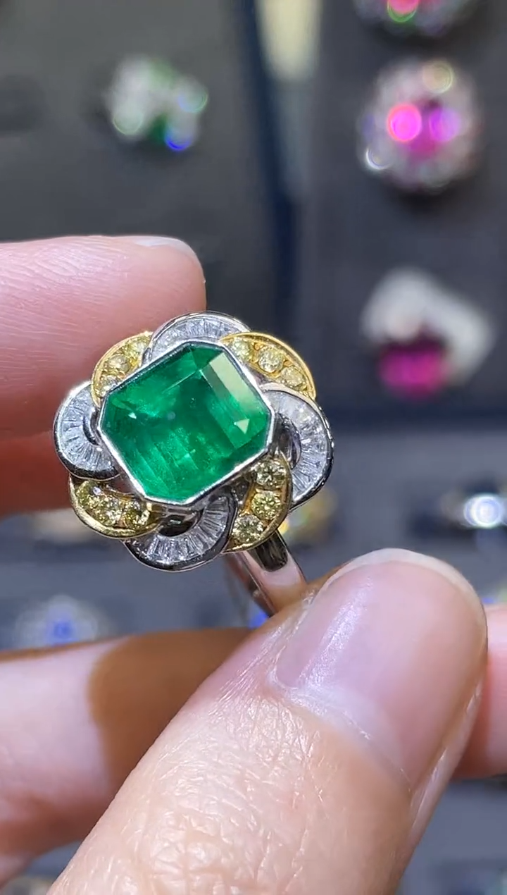 【闪购商品】祖母绿戒指18K金镶嵌/2.59ct/吉尔德