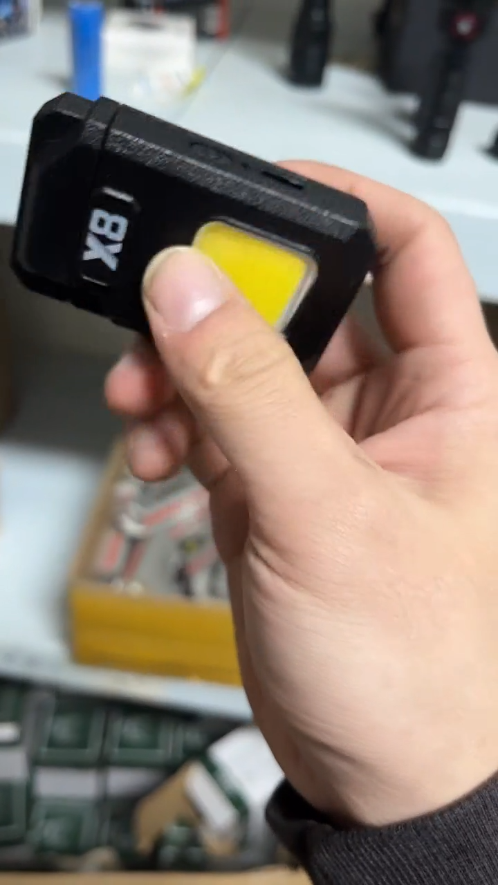 可上飞机可上高铁多功能打火机-超亮侧灯走夜路专用