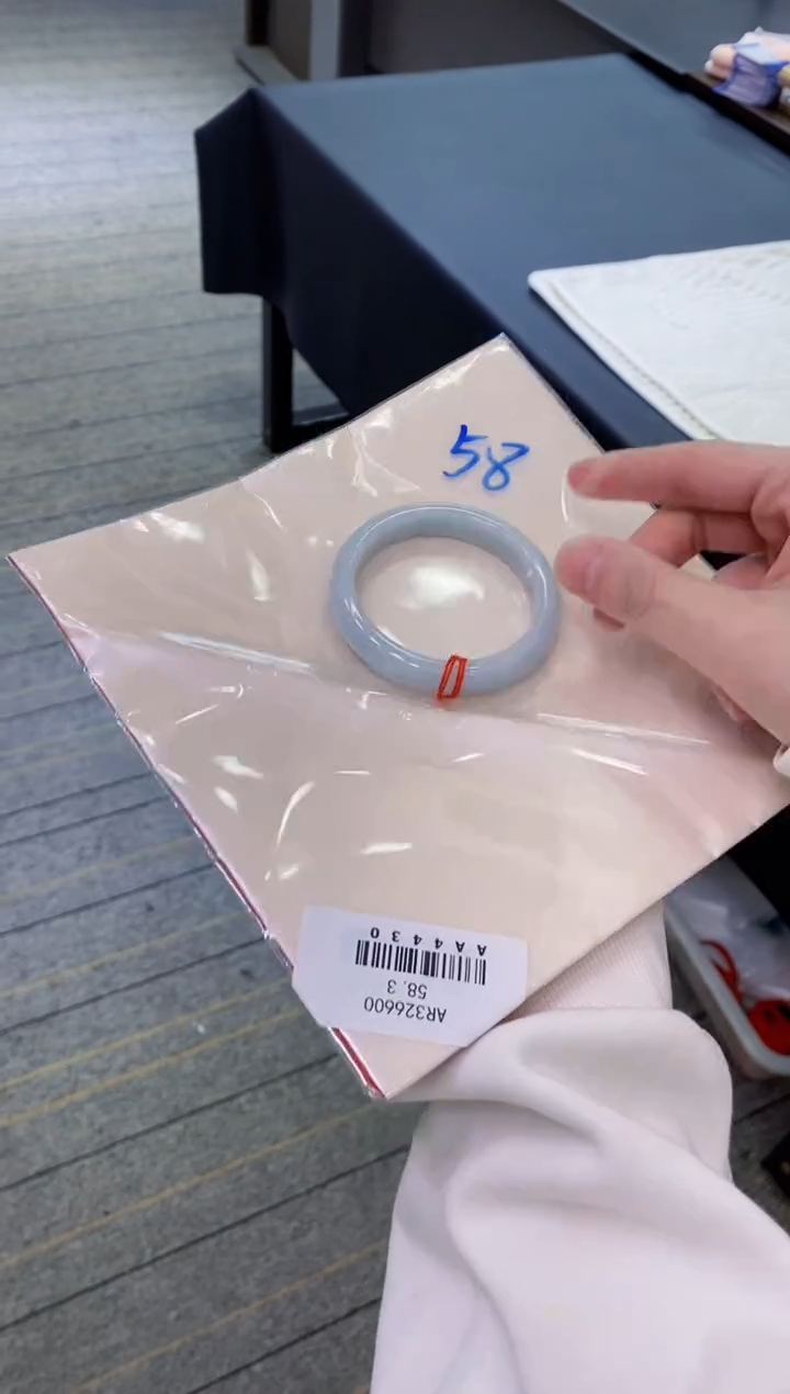 【闪购商品】翡翠手镯未镶嵌              