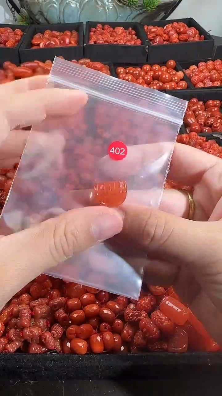 颈饰未镶嵌南红玛瑙1