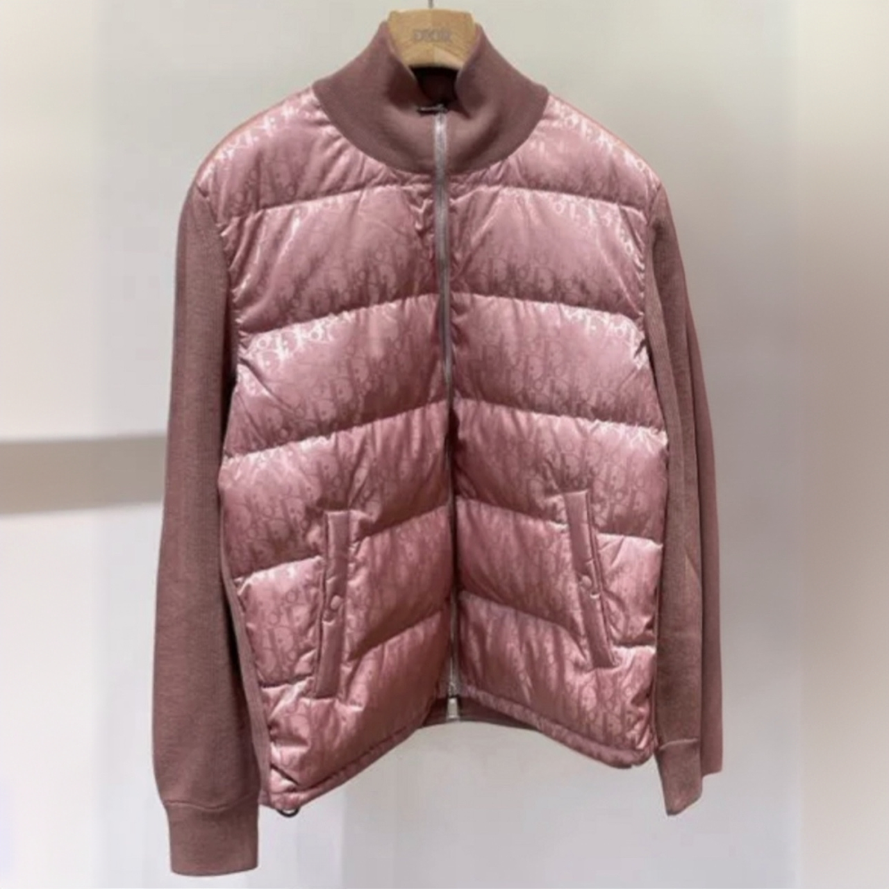 全新未使用 DIOR/迪奥 积分-388汤/P205335333/拼接针织羽绒服