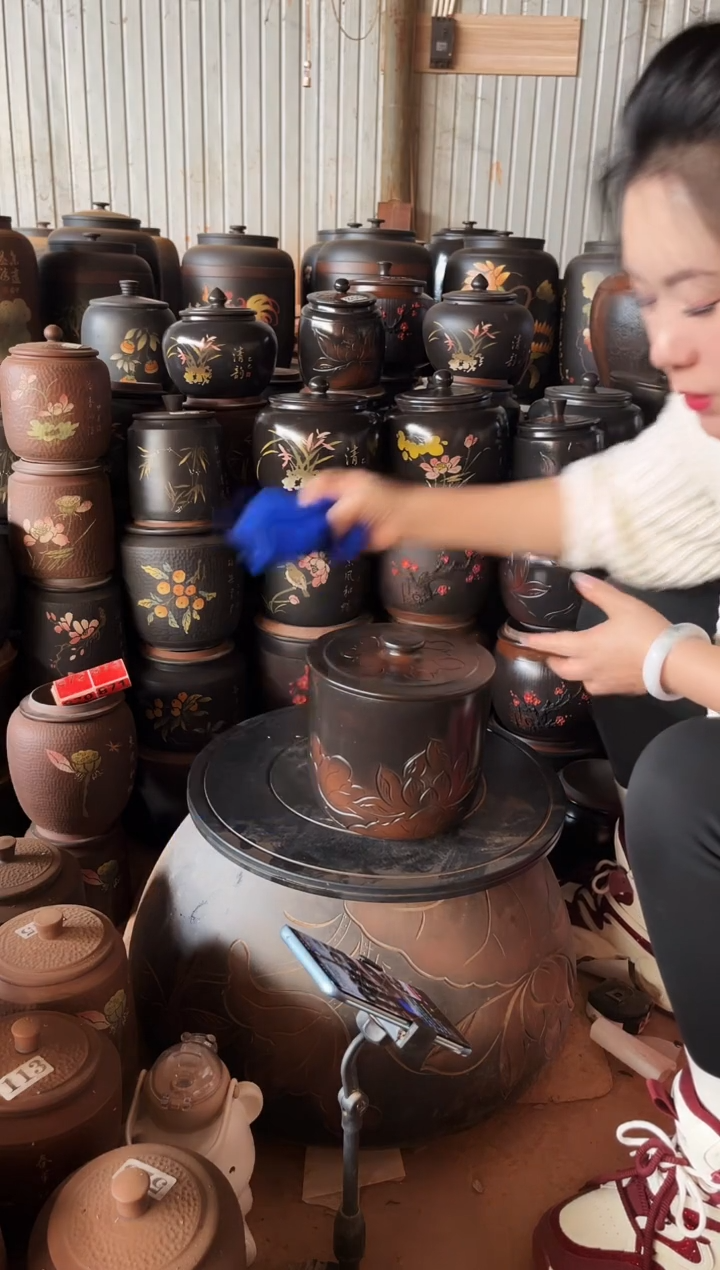 【闪购商品】壶瑕疵茶叶罐 小五饼荷花  700