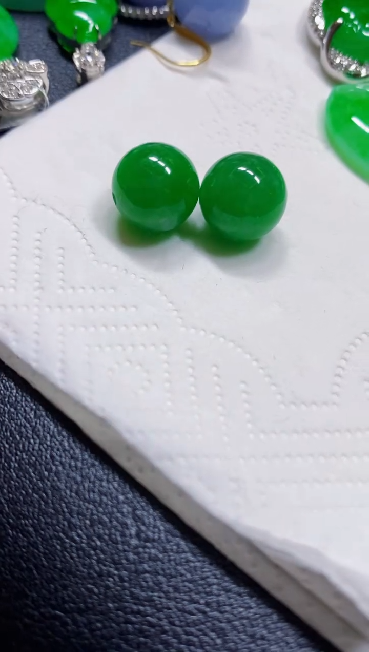 颈饰未镶嵌翡翠多样性发货发1个